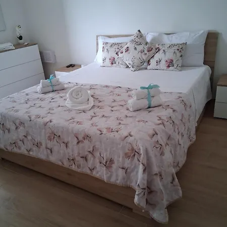 A Casa Di Lucia-appartamento Deluxe Bed & Breakfast